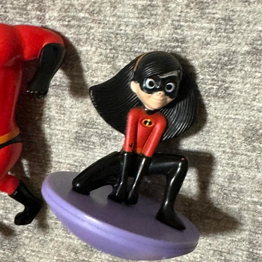 Disney Pixar Incredibles Family Figurine Pack Play Set Hero Figures Collection